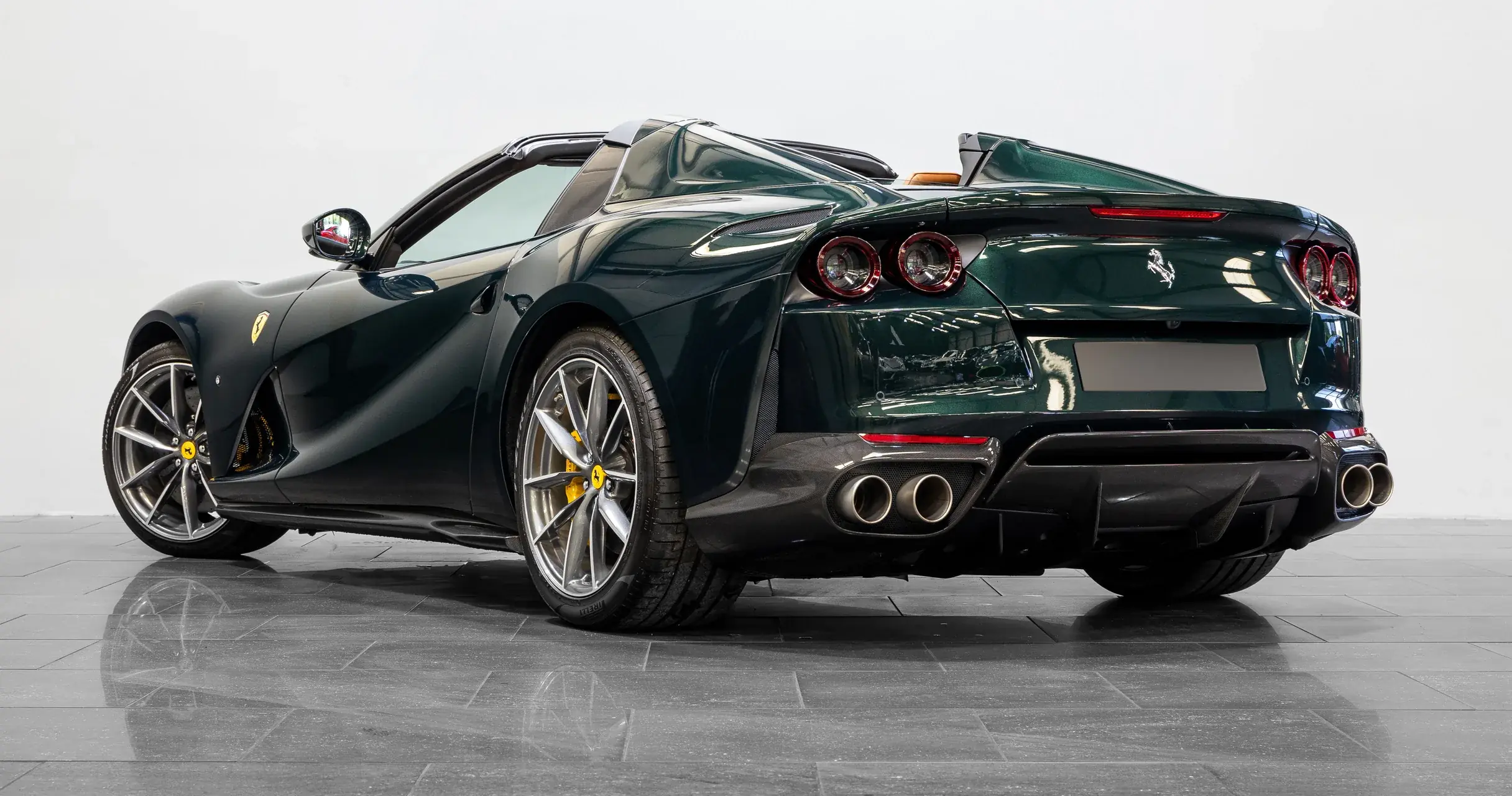 Ferrari 812 GTS in Verde Zeltweg