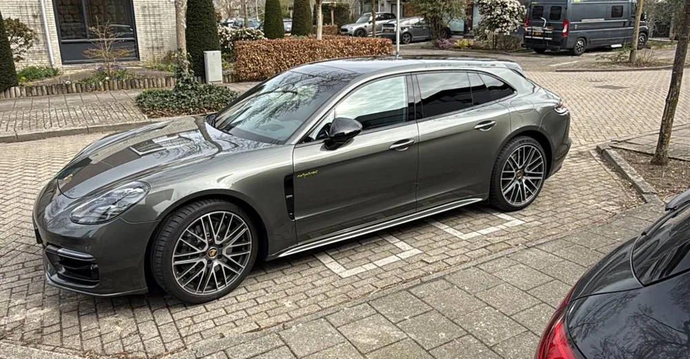 Porsche Panamera Sport Turismo 2022, gerealiseerd door PONSEN Selected Cars